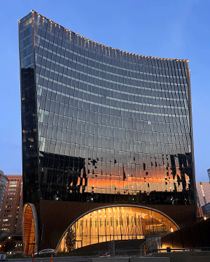 Photos of the exterior of 10 World Trade